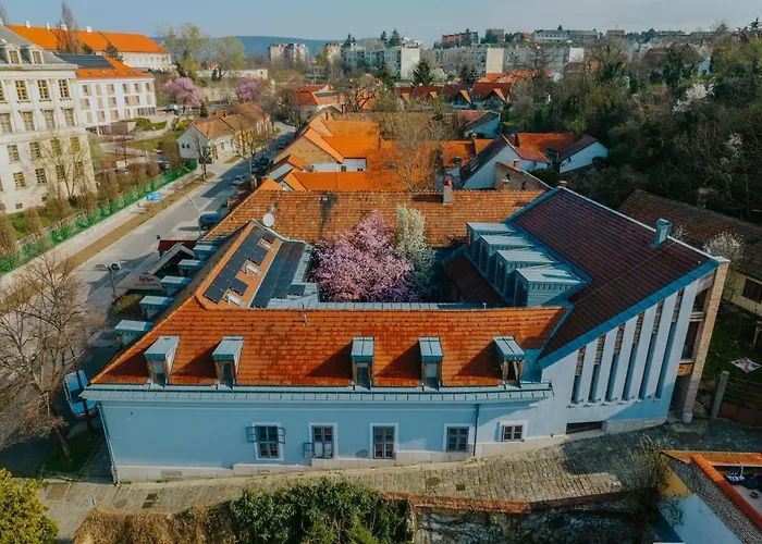 Bazilika Alatt Panzio