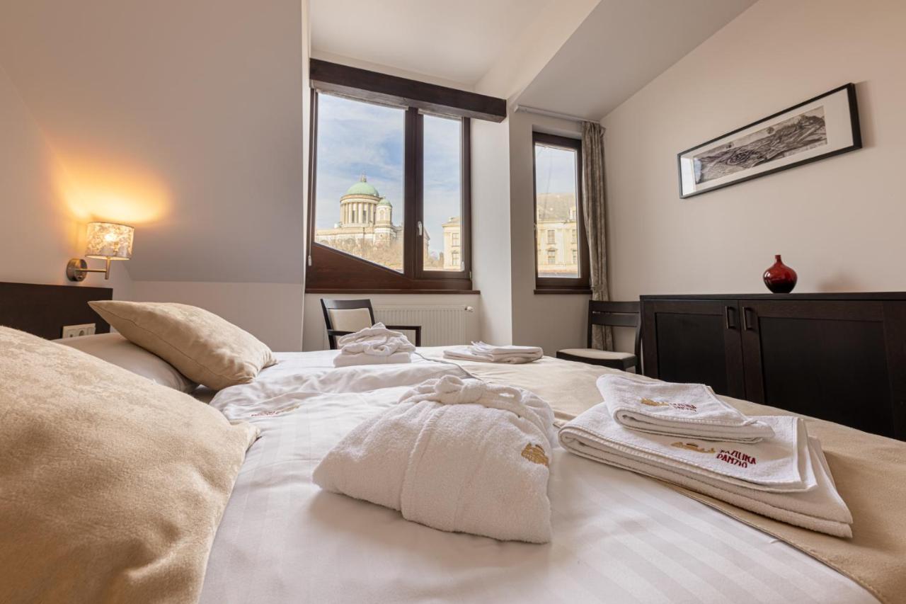 Couette-café Bazilika Alatt Panzio 4*