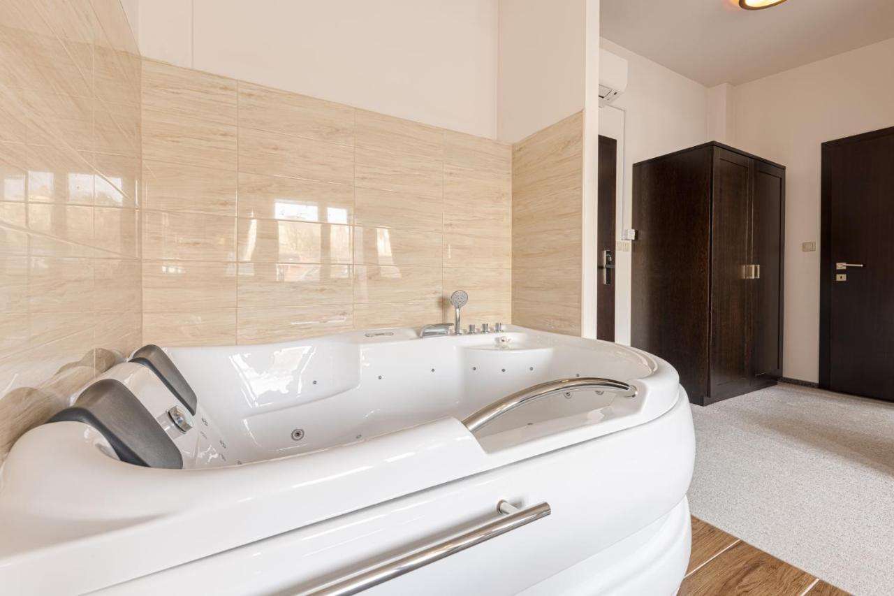 Frühstückspension Bazilika Alatt Panzio 4*